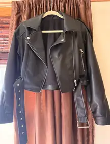 Women Faux Leather Cropped Jacket Lapel Zipper Biker Short Coat with Belt