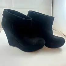 GB Gianni Bini Black Suede Fold Over Booties