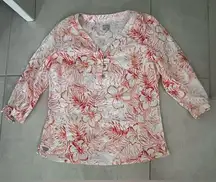 Columbia women’s PFG blouse. Hibiscus floral print. Size Med