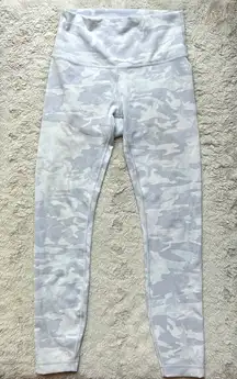 White Ribbed Camo Wunder Under Leggings