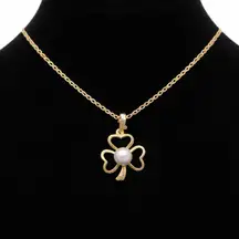 Gold Tone Shamrock Clover Pendant w Pearl Accent – Vintage Charm