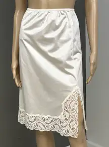 Vintage Body Chic Half Slip Size Small Wide Lace Slit Cream Pink USA Nylon