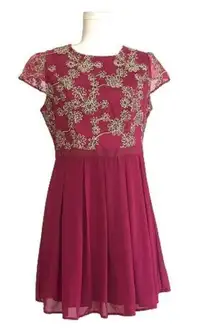 Jun & Ivy Dress Berry Gold Floral Brocade Cap Sleeve Pleated Fit Flare Medium