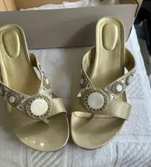 Reaction Kenneth Cole Card Glam Wedge Sandals Thong Embellished‎ Gold Size 9