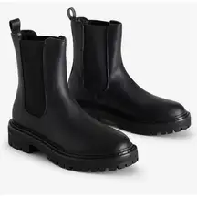 ✨Express Black Gore Lug Sole Ankle Sz 7 Boots✨