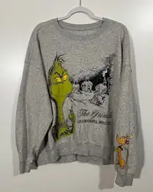 The Grinch Sweatshirt Dr. Seuss Crewment in Size XL Light Gray Embroidered