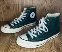 Converse Chuck 70 HI Canvas Midnight Clover sneaker

Women’s 9.5
Mens 7.5