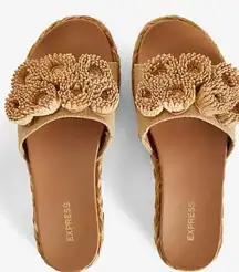 EXPRESS Slides Sandals 7 Tan Woven Flower Slip On Espadrille Beach Summer Boho