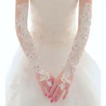 White Exquisite Lace Bridal Gloves