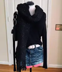American Eagle Outfitters | Black Speckled Fuzzy Blanket Scarf | 2010s