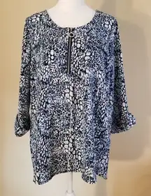 NWT! Cathy Daniels 3/4 Sleeve Zip Neckline Top Med