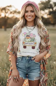 St. Patrick’s Day Gnomes Truck T-Shirt Boho Lucky Graphic Tee Vintage Style Sz L