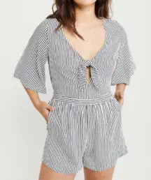 🛍️Abercrombie & Fitch Striped Tie Front Romper Size Small