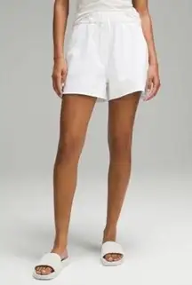 Lululemon Cinchable Waist HR White Woven Short 3.5" Relaxed Fit Sz L