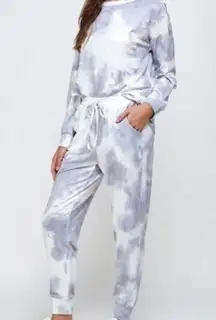 SUNDAY MORNINGS LIGHT SWEATSHIRT TOP