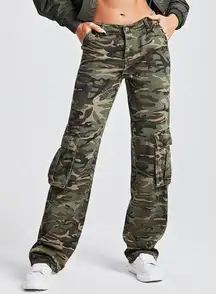 SheIn  Camo Print Flap Pocket Cargo Jeans Pants 
Multicolor / L(8/10)