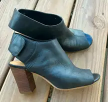 Stylish leather sandals 🌷🌷