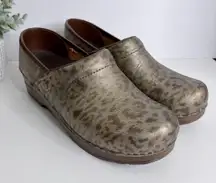 Sanita Professional Clogs Cheetah Leopard Print Nurse Doctors Comfort Size 8 39
