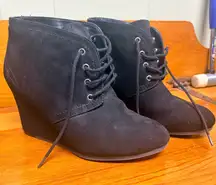 Women’s black wedges lace up EUC 7M