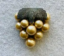 Vintage Art Decor artificial gold pearls dress clip brooch