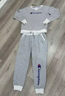 Champion  Hoodie & Sweatpant Set Size Medium