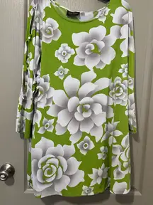 Bob Mackie Vibrant Green and White Floral Top Open Sleeve Classy Church 1X