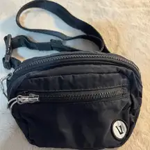 Vuori Unisex Black Hip Pack Belt Bag with Adjustable Strap