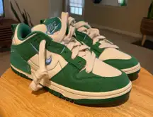 Nike Dunk Low Sneakers