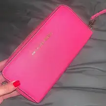 - Good condition Michael kors wallet 🩷PINK