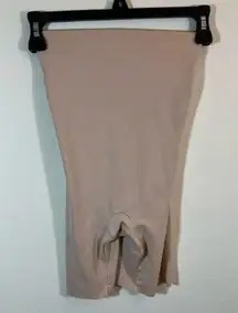 ✨ Assets by Spanx Women’s Cream Spandex Shorts Small