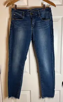Articles Of Society Stretchy Jean, Size 28.‎  Comfy!  Distressed Ankle.