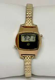 Vintage National Semiconductor women digital Watch New gold tone 24mm running