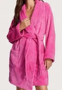 VICTORIA’S SECRET Fluffy Pink Plush Fleece VS Crest Front Tie Robe Size L