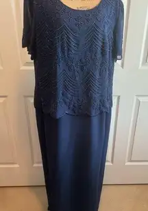 EUC R&M Richard’s Gorgeous Navy Crepe Chiffon Long Evening Gown w/ beaded Torso.