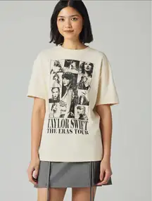 Taylor Swift Eras Tour T-Shirt Large Beige