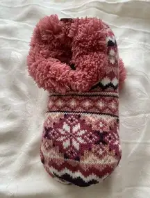 Fuzzy Baba Slipper Socks Pink & white Aztec Pattern NWT