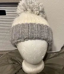 Gelso Bianco Made Italy Acrylic Wool Alpaca Blend Thick Yarn Knit Winter Pom Hat