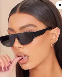 NWT Pretty Little Thing Black Matte Metal Frame Slim Visor Sunglasses