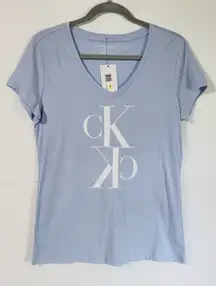 Calvin Klein Jeans s/s V neck tee Baby Blue/white Size M NWT