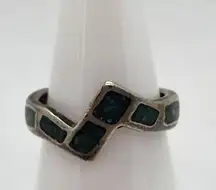 Vintage Southwestern Sterling Silver & Crushed Turquoise Inlay Zig Zag Ring