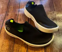 ✨ OOFOS OOmg Slip-On Recovery Shoes – Women’s 8.5