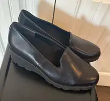 Vionic Black Water Resistant Willow Wedge Size 12