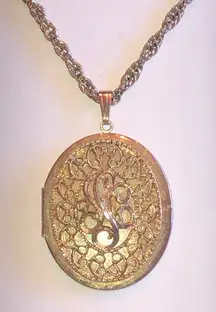 Sarah Coventry Elegant Vintage Gold Tone Boho Locket Necklace