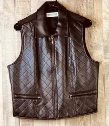 Marsh Landing Large Faux Leather w/Front Zippered Pockets & Zip Front w/…