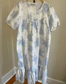 Vintage 80’s floral babydoll nightgown ruffle lace dainty feminine sleep