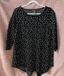 Chelsea & Theodore Polka Dot Asymmetrical‎ Hem Sweater