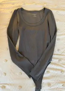 American Eagle gray scoop neck bodysuit