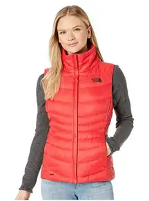 The North Face Aconcagua Vest II 550 in Red