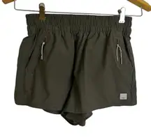 Vuori Dash Shorts Womens XS Green Run Jog Outdoors Lightweight Zip Pocket