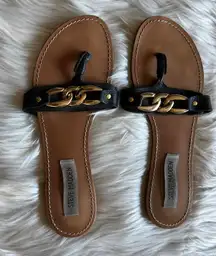 Steve Madden Black sandals with gold chain size 8